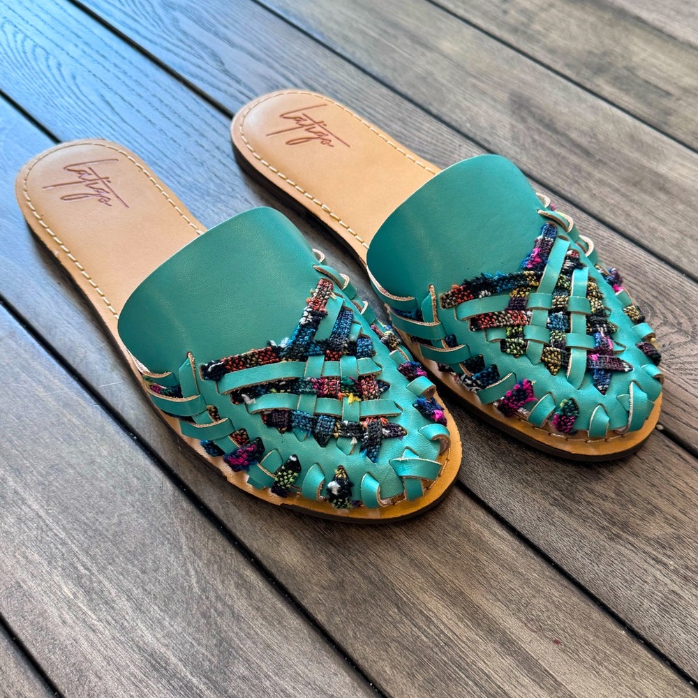 Latigo Anthropologie Hibiscus Leather Teal Slides